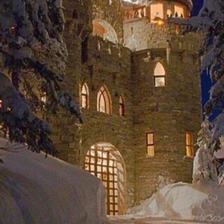 Вилла Schweitzer Castle Сандпойнт Экстерьер фото
